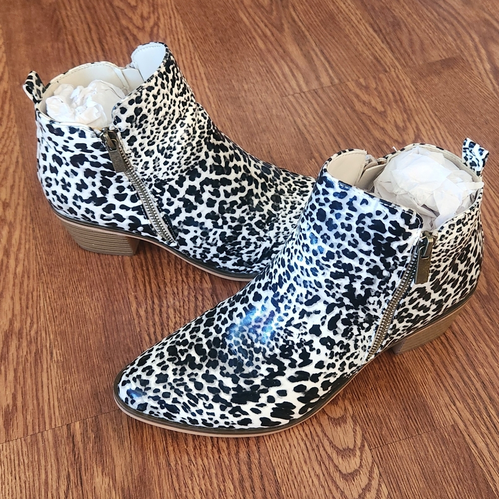 Leopard Print Ankle Booties - White/Black